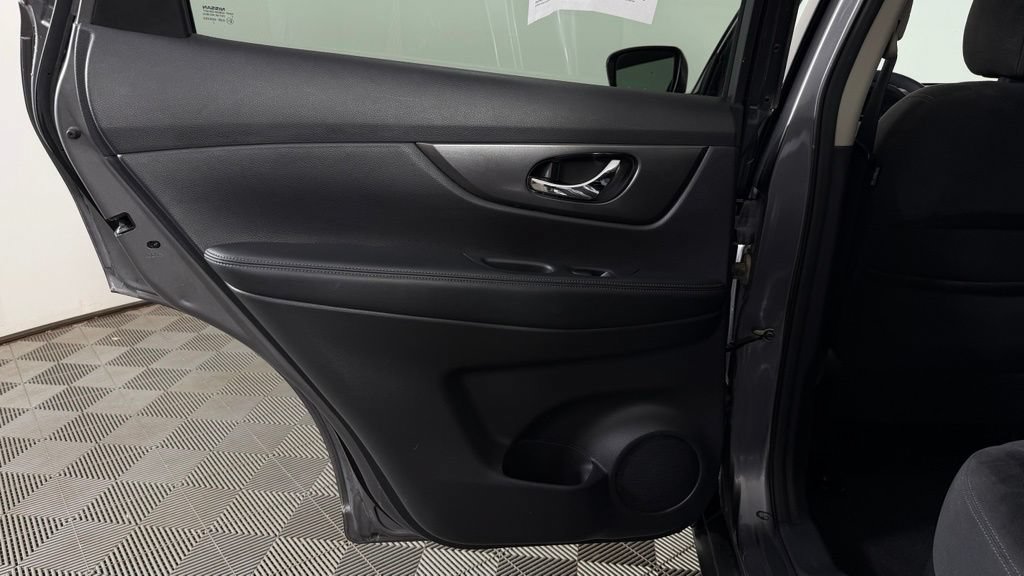 Used 2015 Nissan Rogue SV AWD/4WD image 24