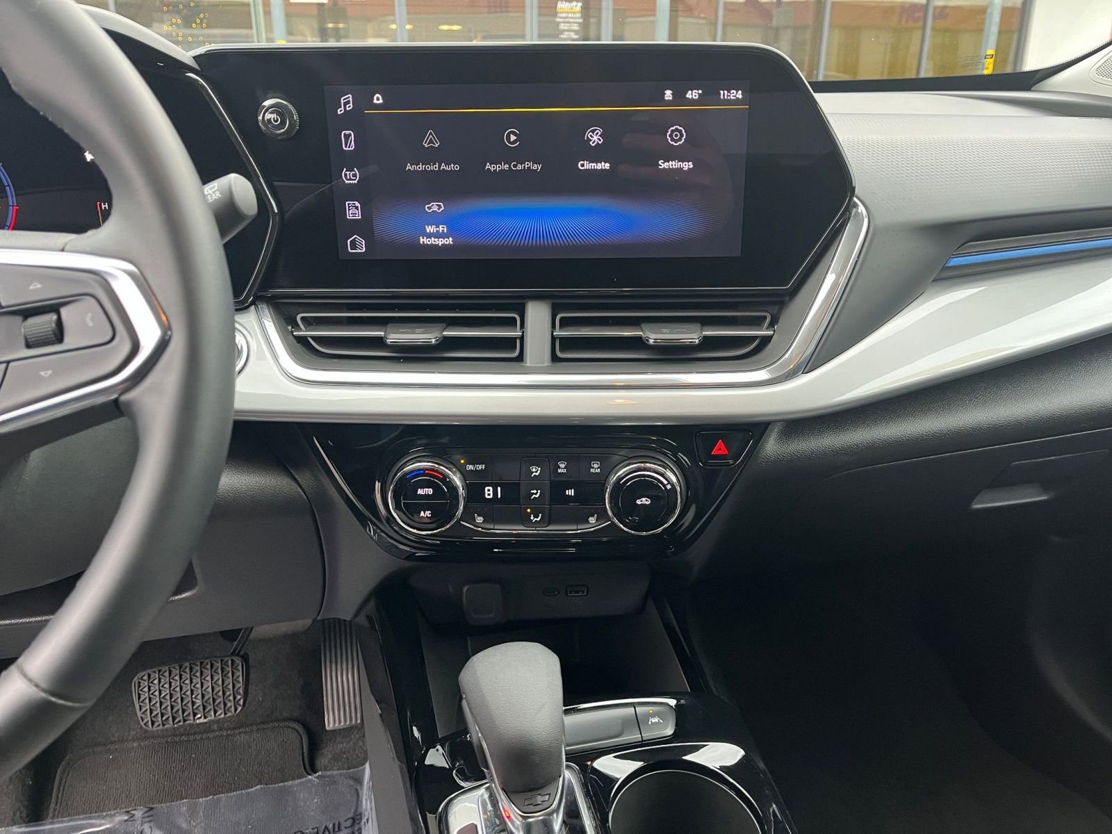 Used 2025 Chevrolet Trax LT w/ LT Convenience Package image 18