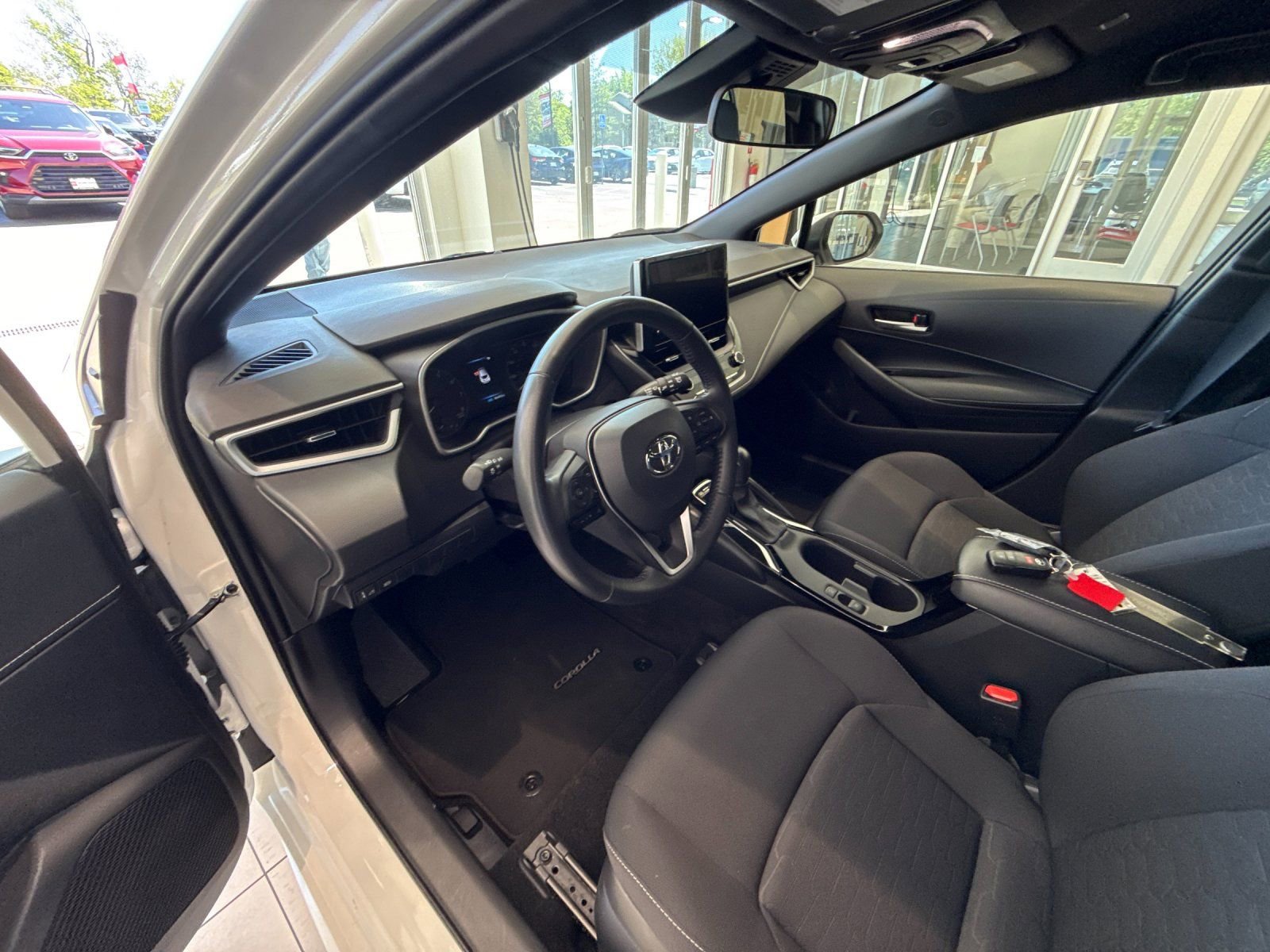 Used 2024 Toyota Corolla SE w/ SE Package FWD image 10