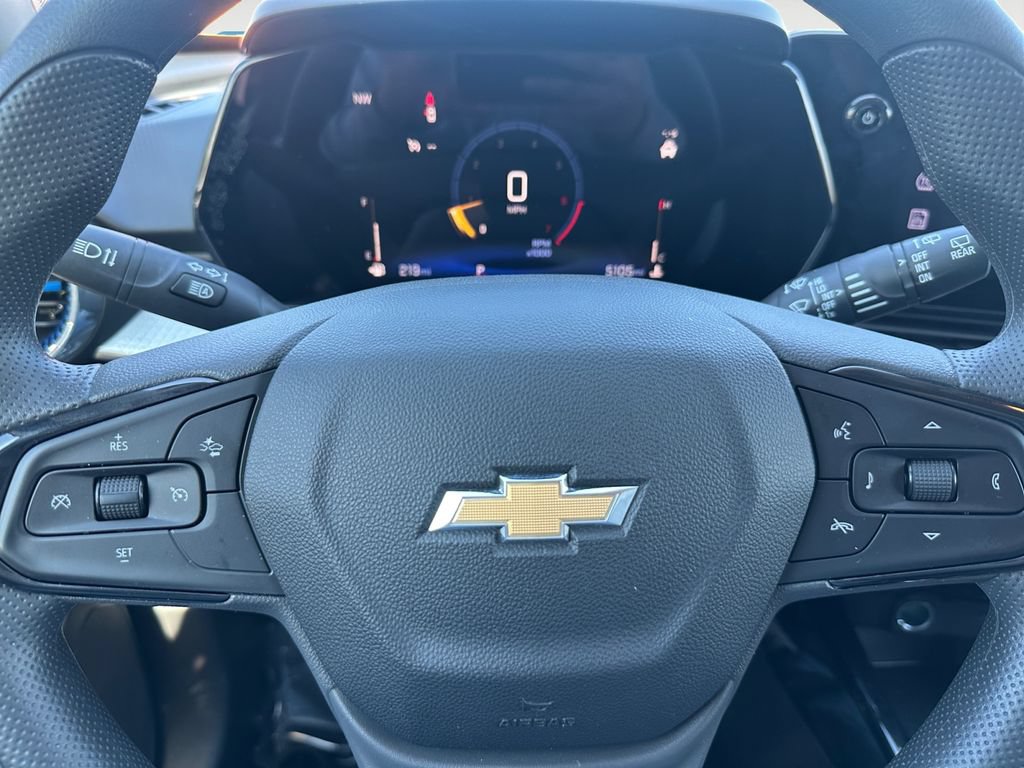Used 2025 Chevrolet Trax LT FWD image 18