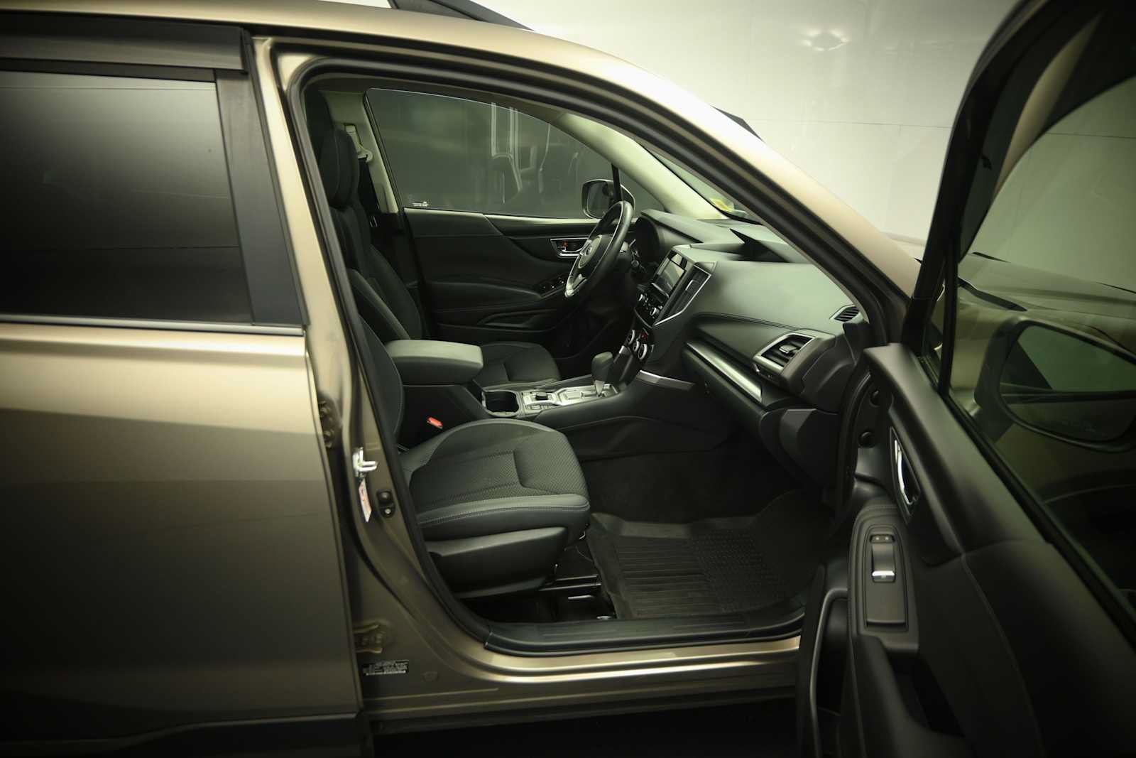Used 2019 Subaru Forester Premium AWD/4WD image 24