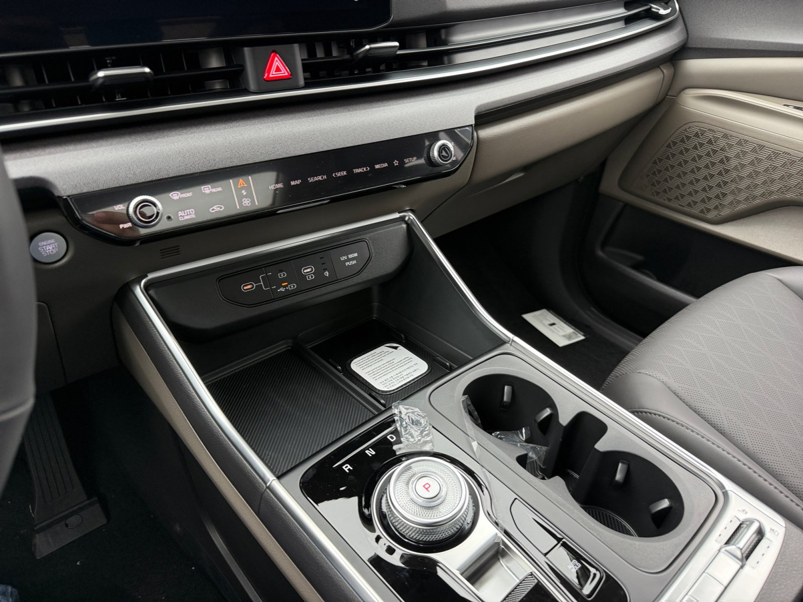 New 2027 Kia Carnival SX FWD image 13