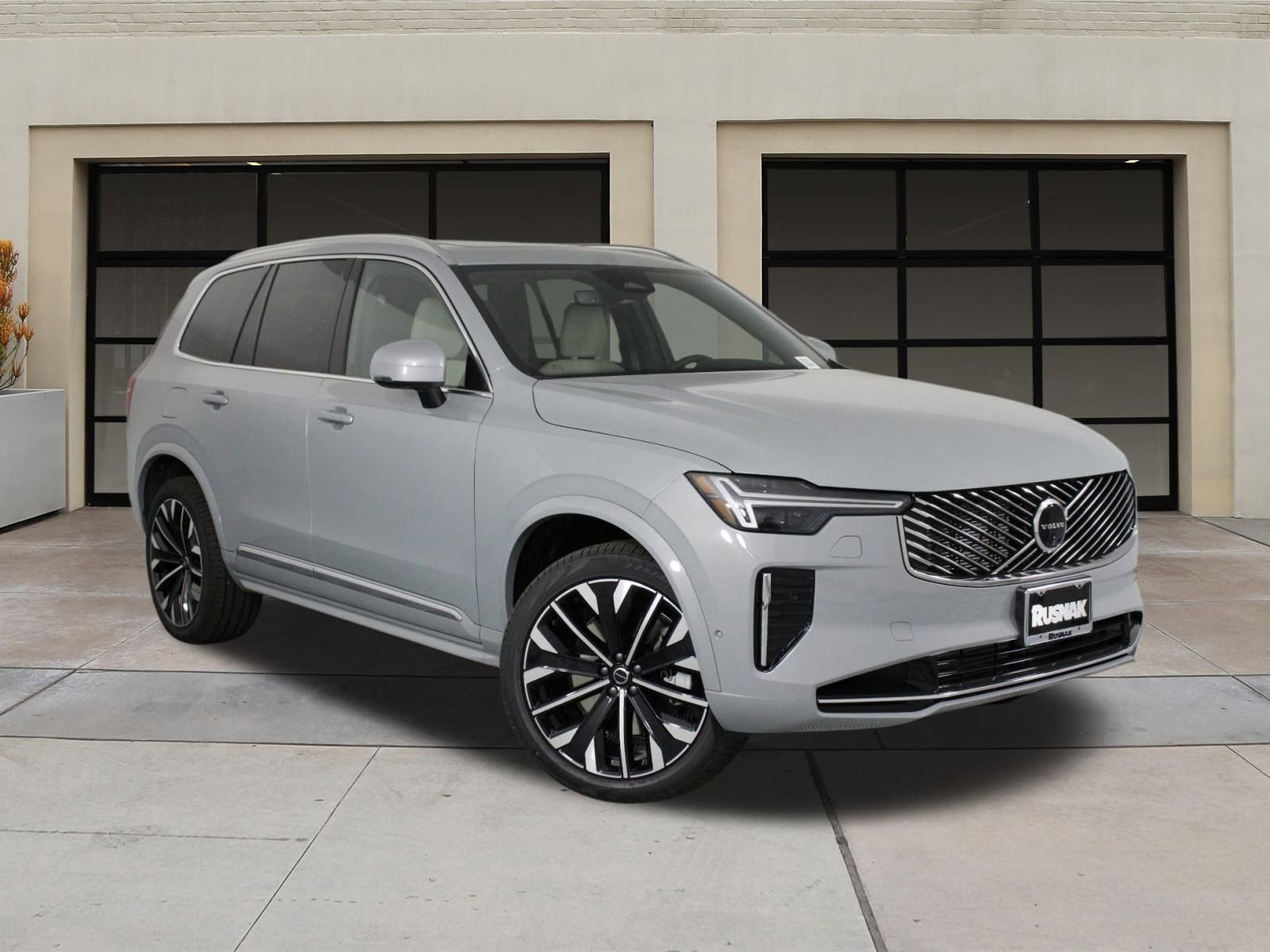 New 2026 Volvo XC90 T8 Plus w/ Protection Package Premier image 19