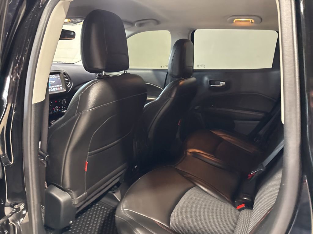 Used 2020 Jeep Compass Trailhawk AWD/4WD image 30