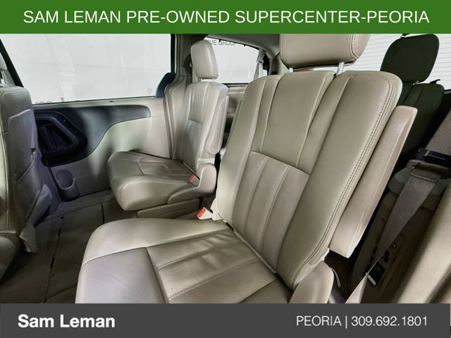 Used 2014 Chrysler Town & Country Touring-L w/ Driver Convenience Group FWD image 22