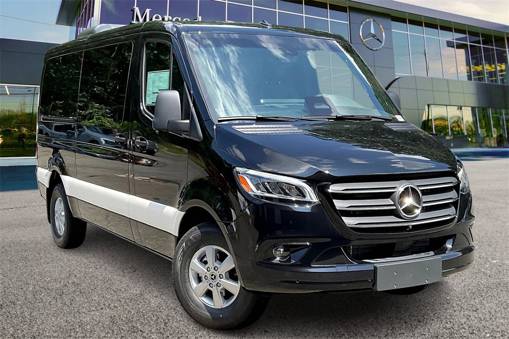 New 2025 Mercedes-Benz Sprinter 144 Cargo