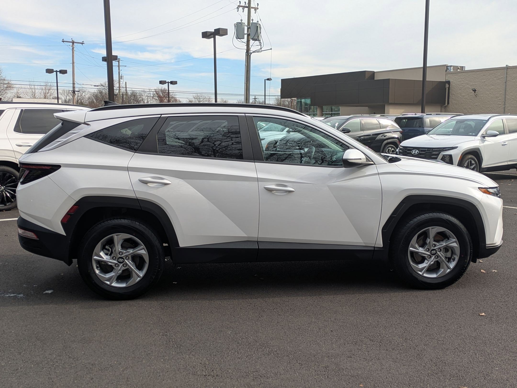 Certified 2023 Hyundai Tucson SEL w/ Winter Package image 4