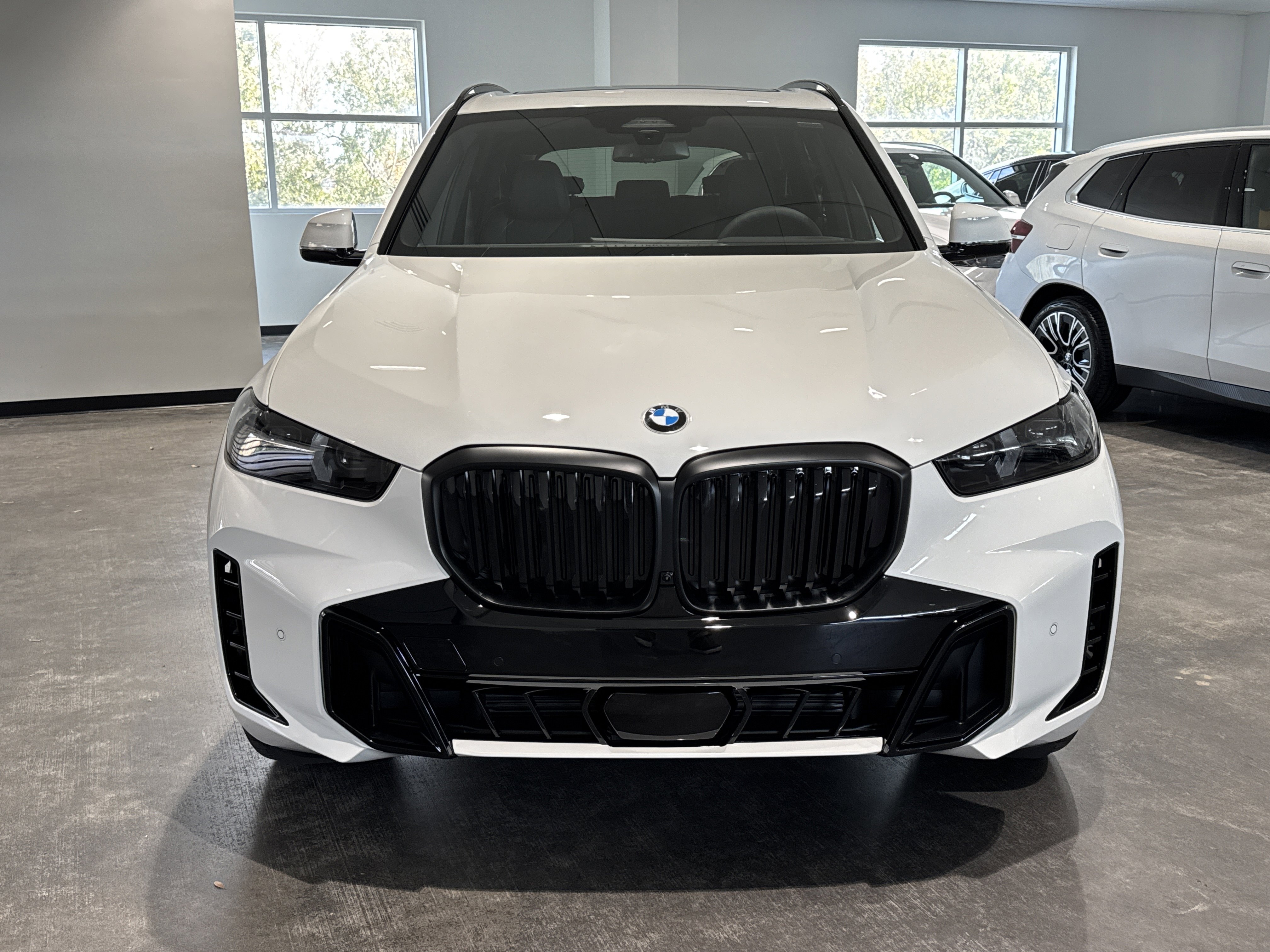 New 2026 BMW X5 xDrive40i w/ M Sport Package image 2