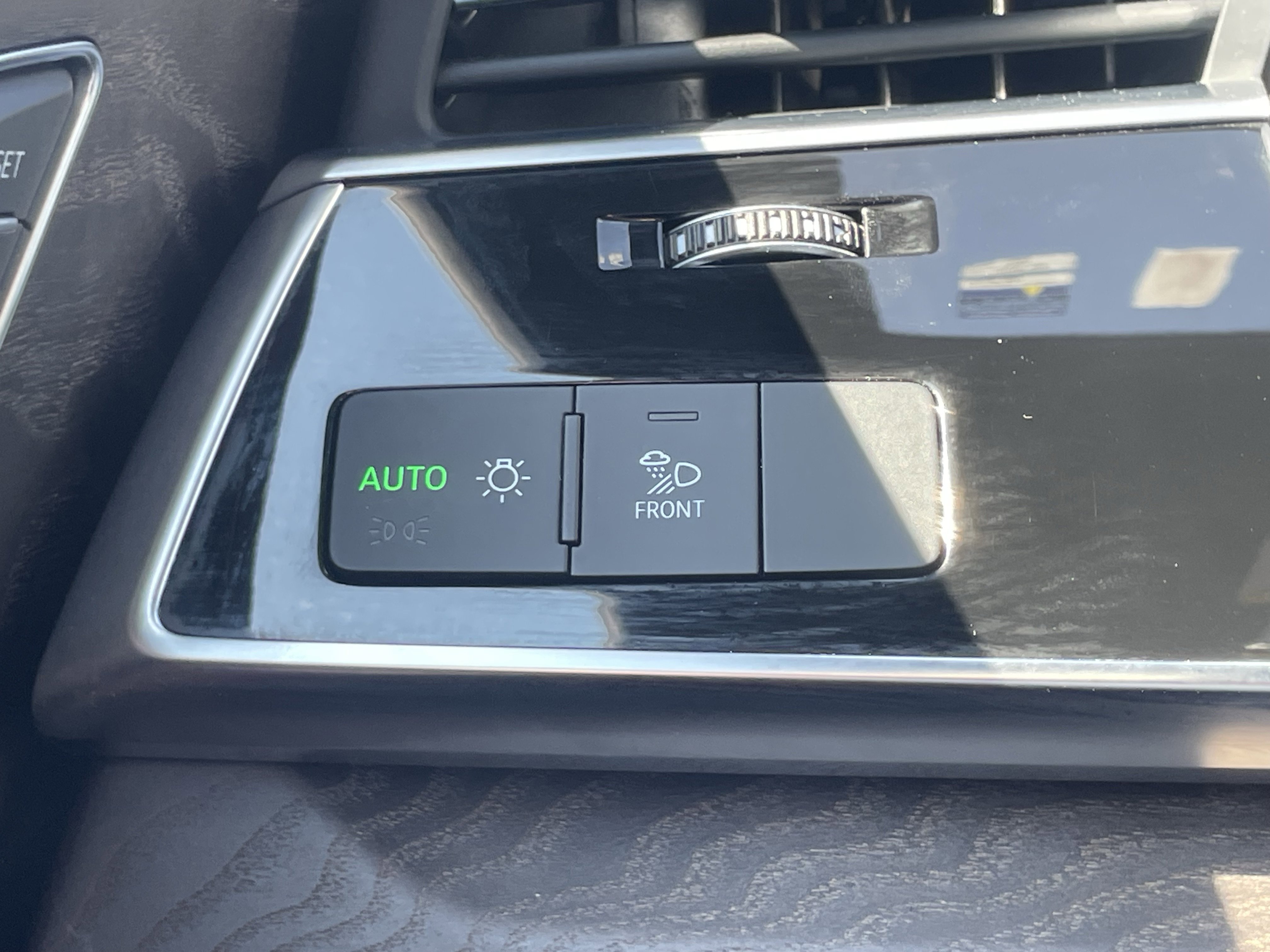 Used 2021 Audi Q8 Premium Plus w/ Premium Plus Package AWD/4WD image 32