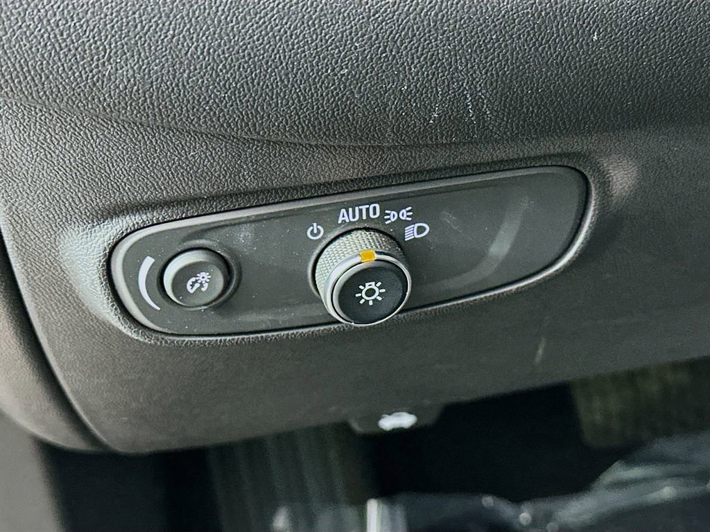 Used 2023 Chevrolet Equinox LT image 15