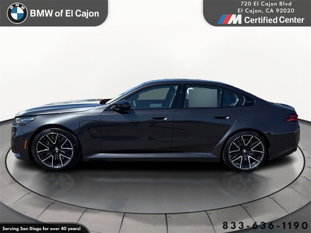 New 2026 BMW M5 w/ Executive Package image 8