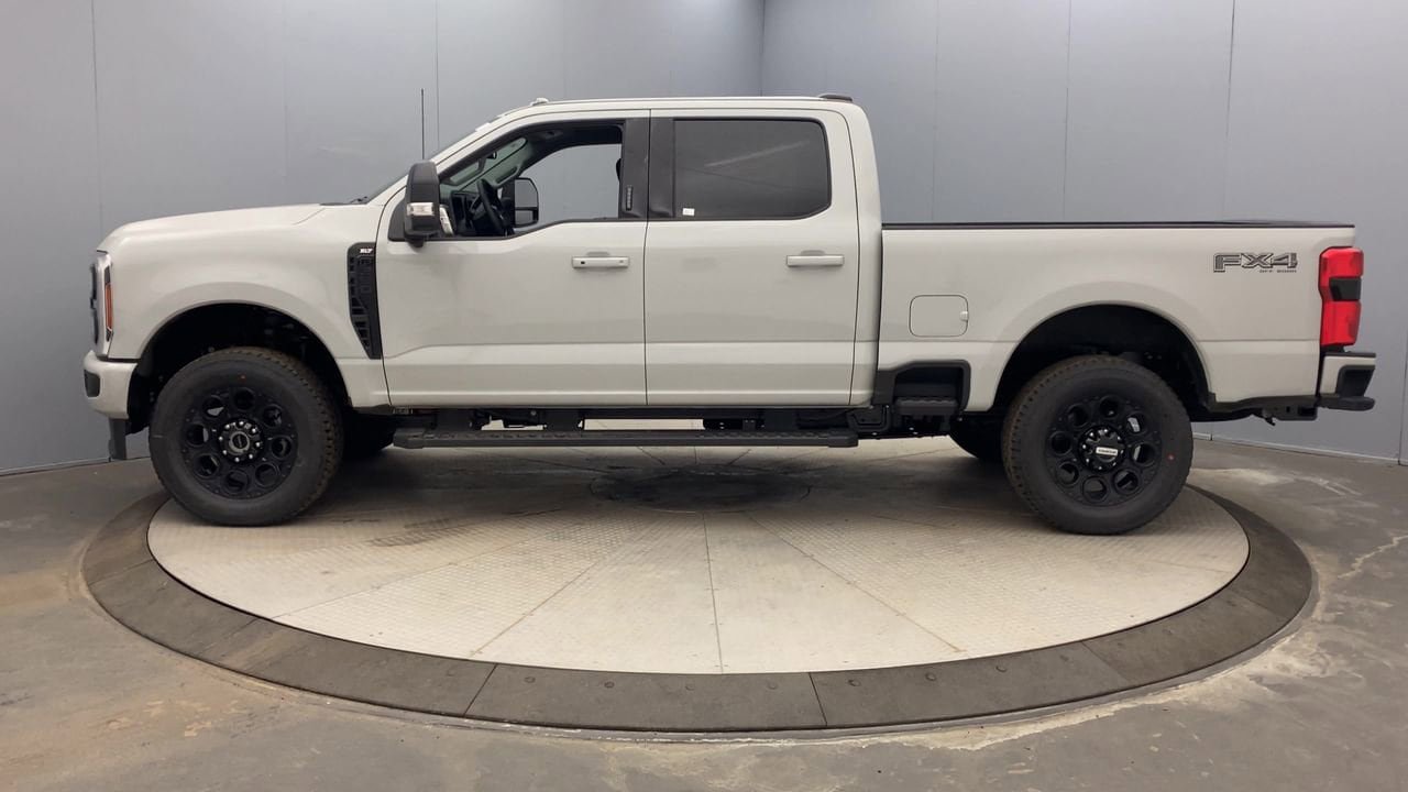 New 2026 Ford F350 XLT w/ XLT Premium Package AWD/4WD image 2