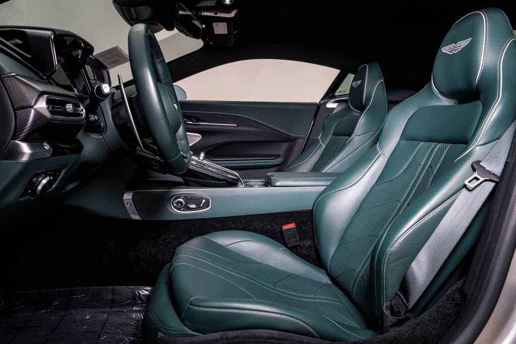 Used 2025 Aston Martin V8 Vantage Coupe RWD image 21
