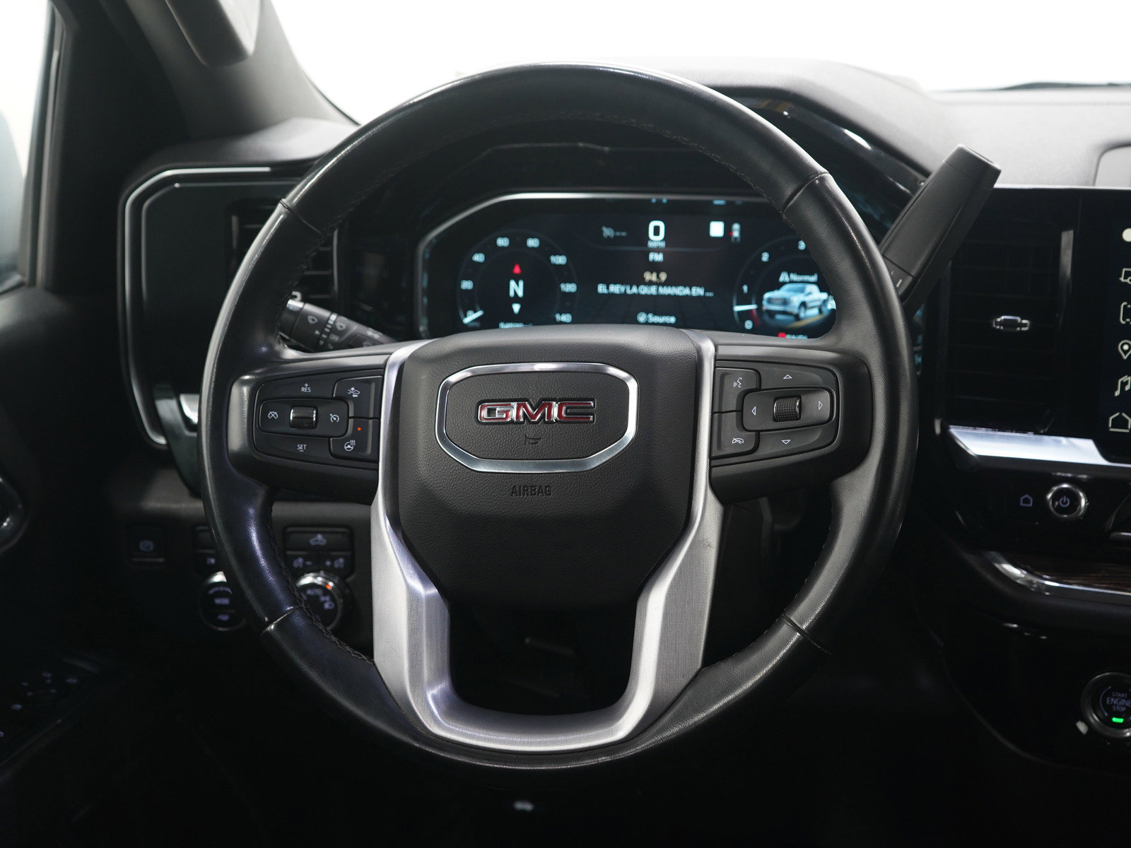 Used 2023 GMC Sierra 1500 SLE w/ Enhanced Capability Package AWD/4WD image 17
