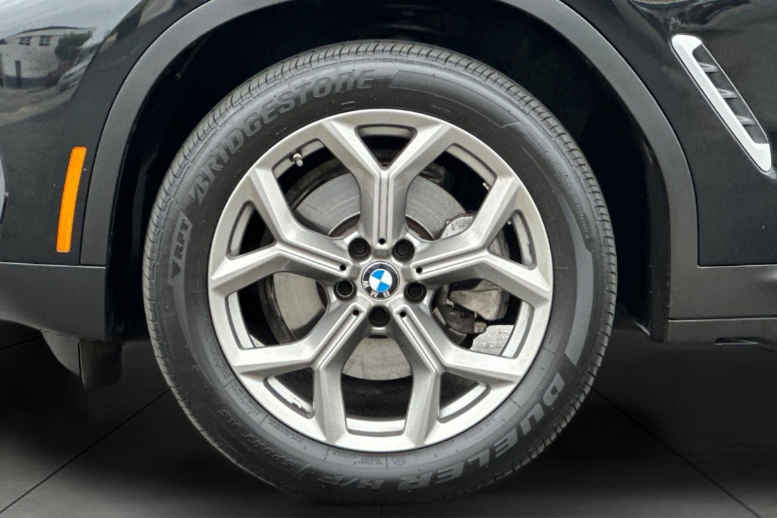 Used 2025 BMW X4 xDrive30i AWD/4WD image 26