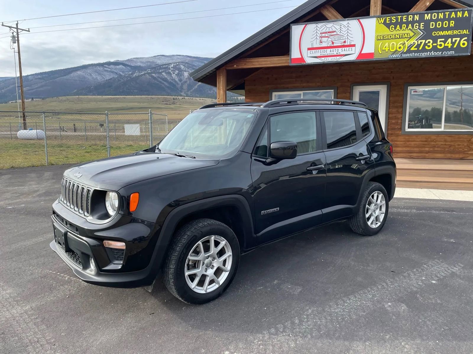 Used 2020 Jeep Renegade Latitude w/ Cold Weather Group image 1