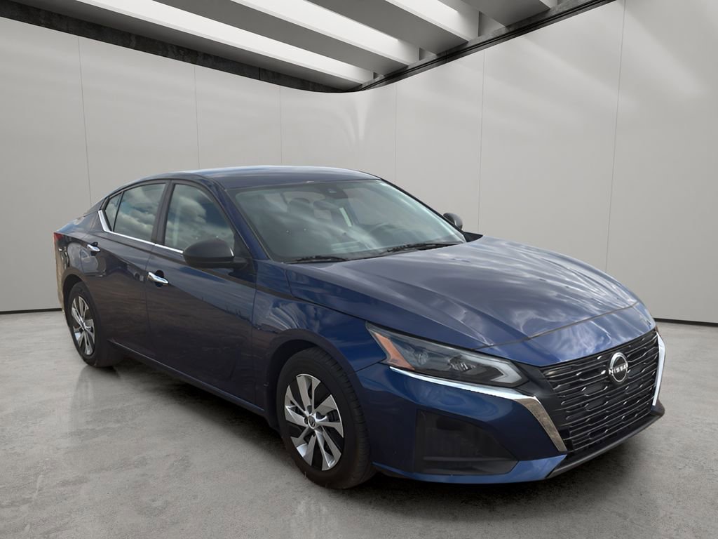 Used 2024 Nissan Altima 2.5 S image 7