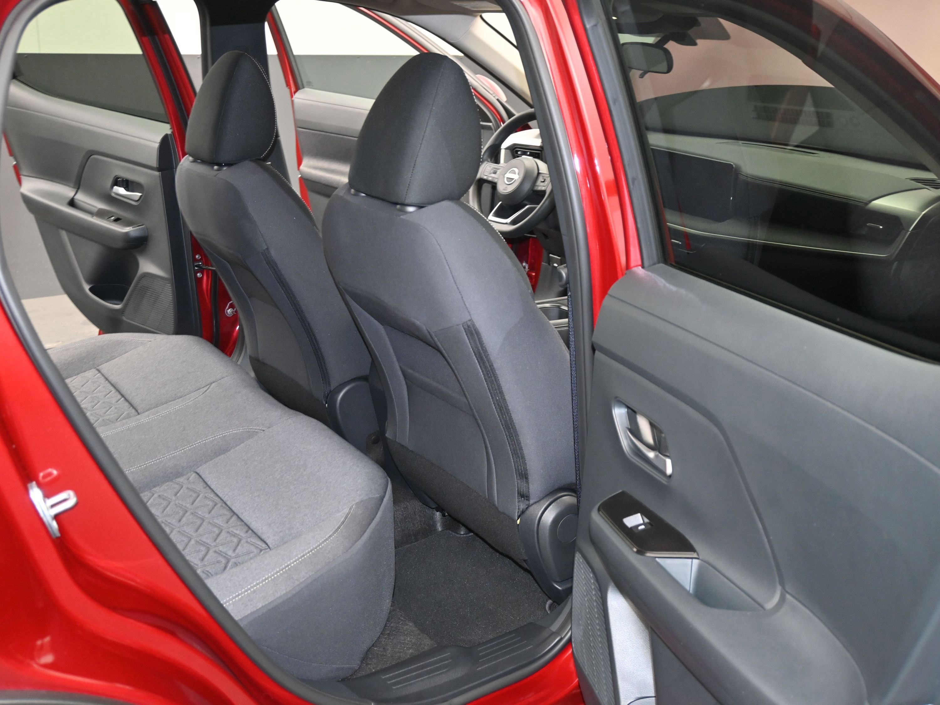 Certified 2025 Nissan Kicks SV image 21