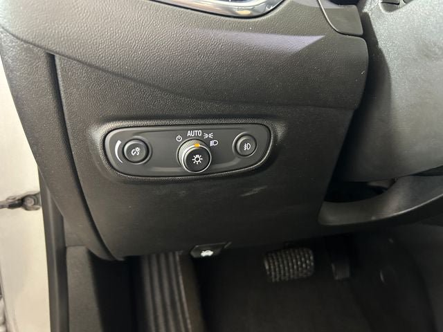 Used 2020 Chevrolet Equinox Premier FWD image 19