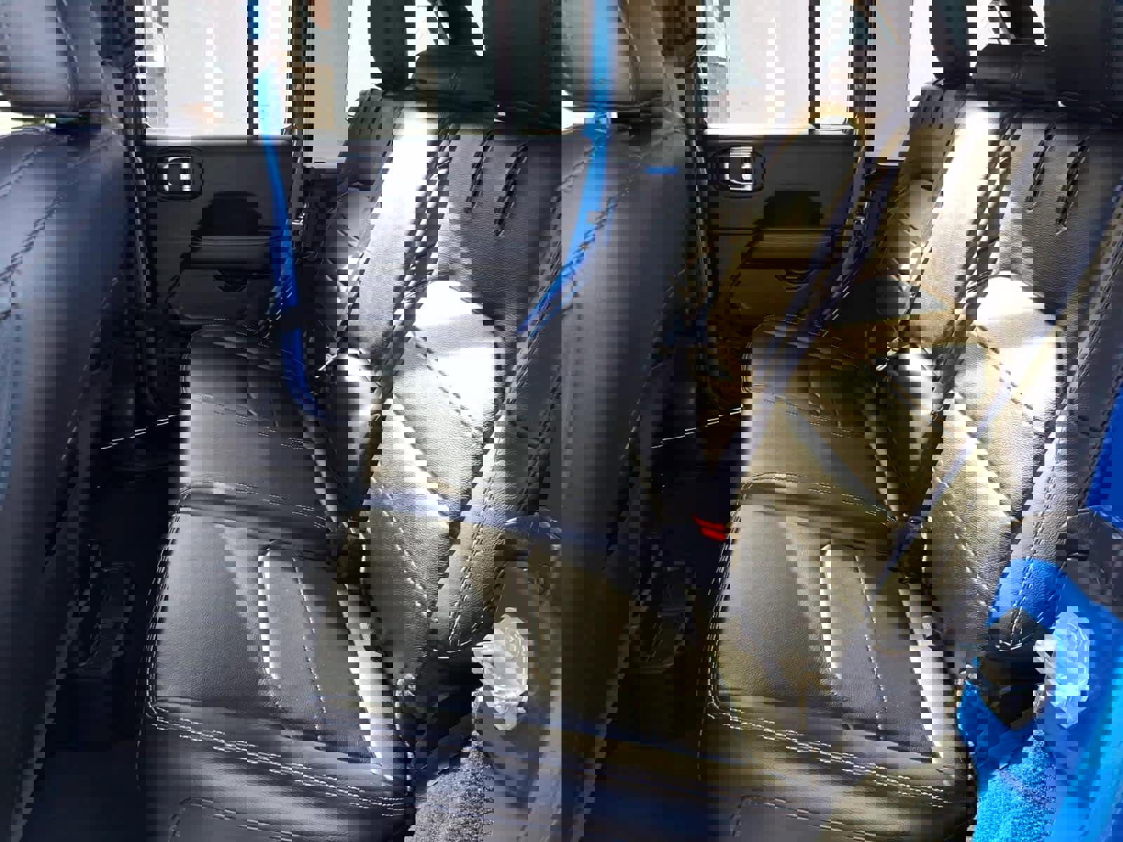 Used 2023 Jeep Wrangler Sahara w/ Cold Weather Group image 17