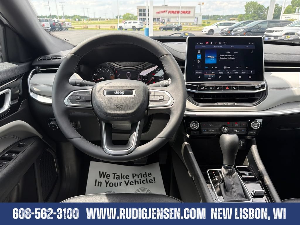 Used 2025 Jeep Compass Limited AWD/4WD image 13