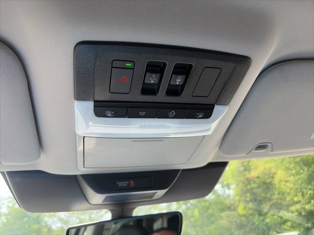 Used 2024 Nissan Pathfinder Platinum w/ Cargo Package AWD/4WD image 28