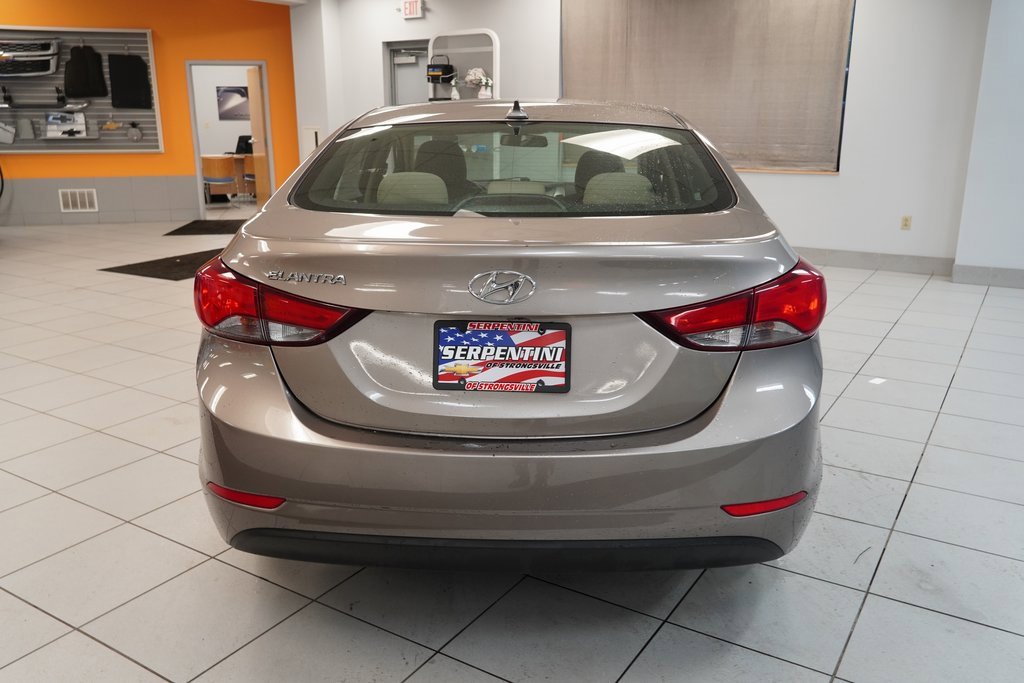Used 2015 Hyundai Elantra SE image 8