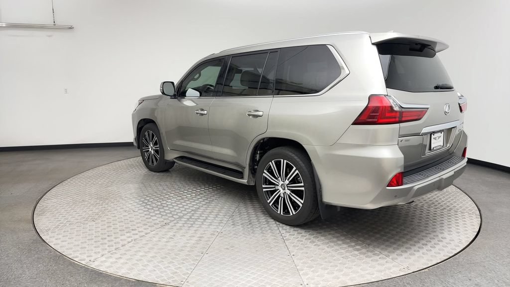 Used 2018 Lexus LX 570 4WD w/ Luxury Package image 4