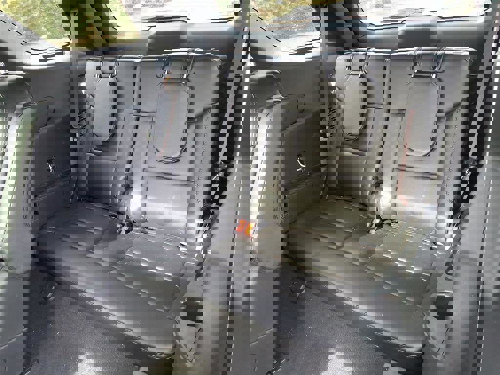 Used 2024 Ford Explorer ST-Line w/ Class IV Trailer Tow Package image 6