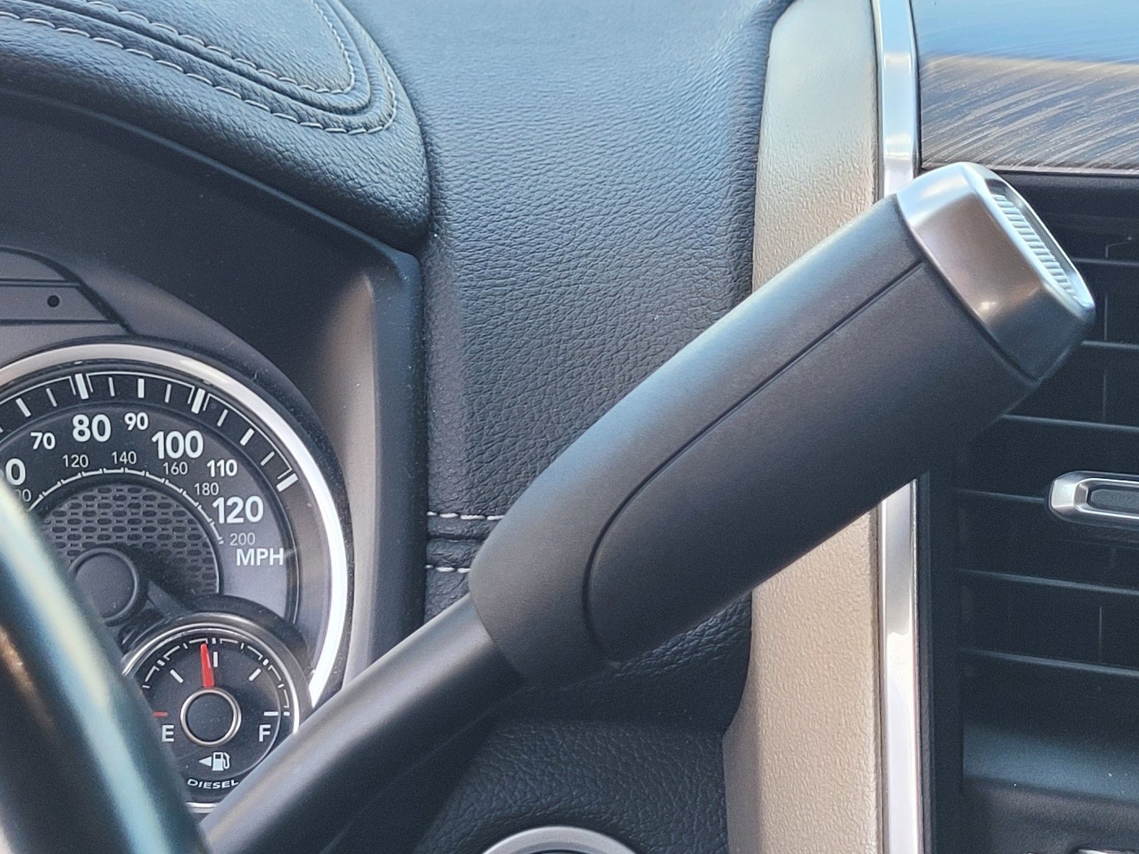 Used 2020 RAM 2500 Laramie image 30