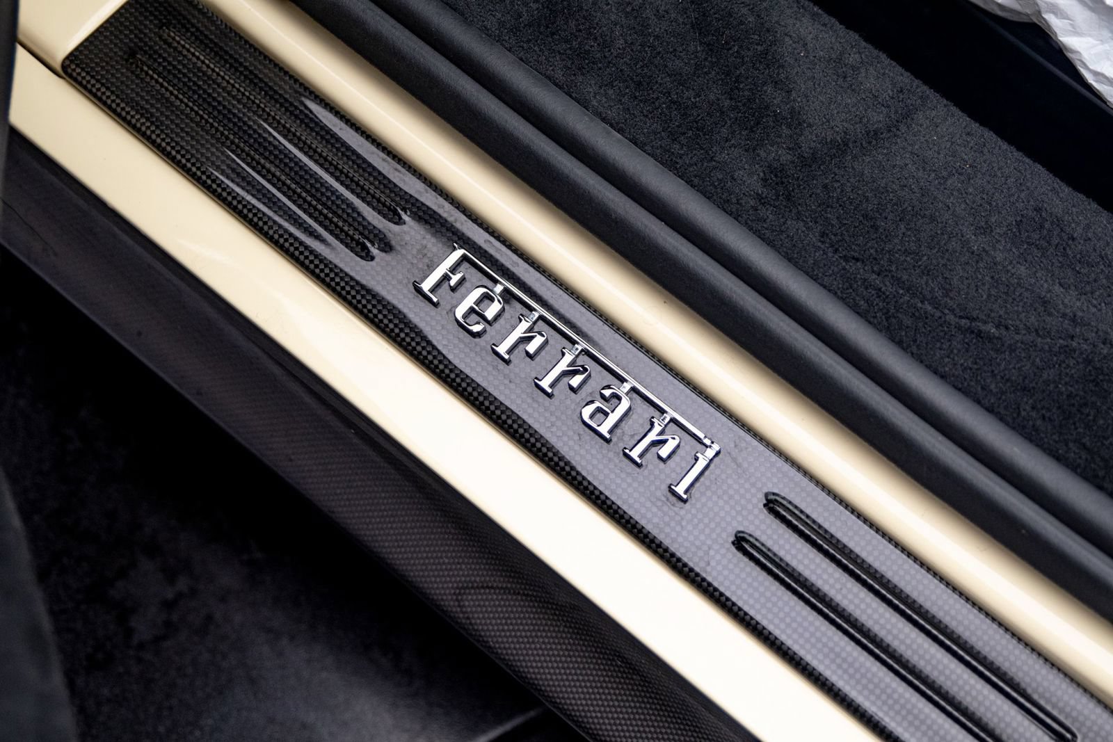 Used 2024 Ferrari SF90 Spider AWD/4WD image 34