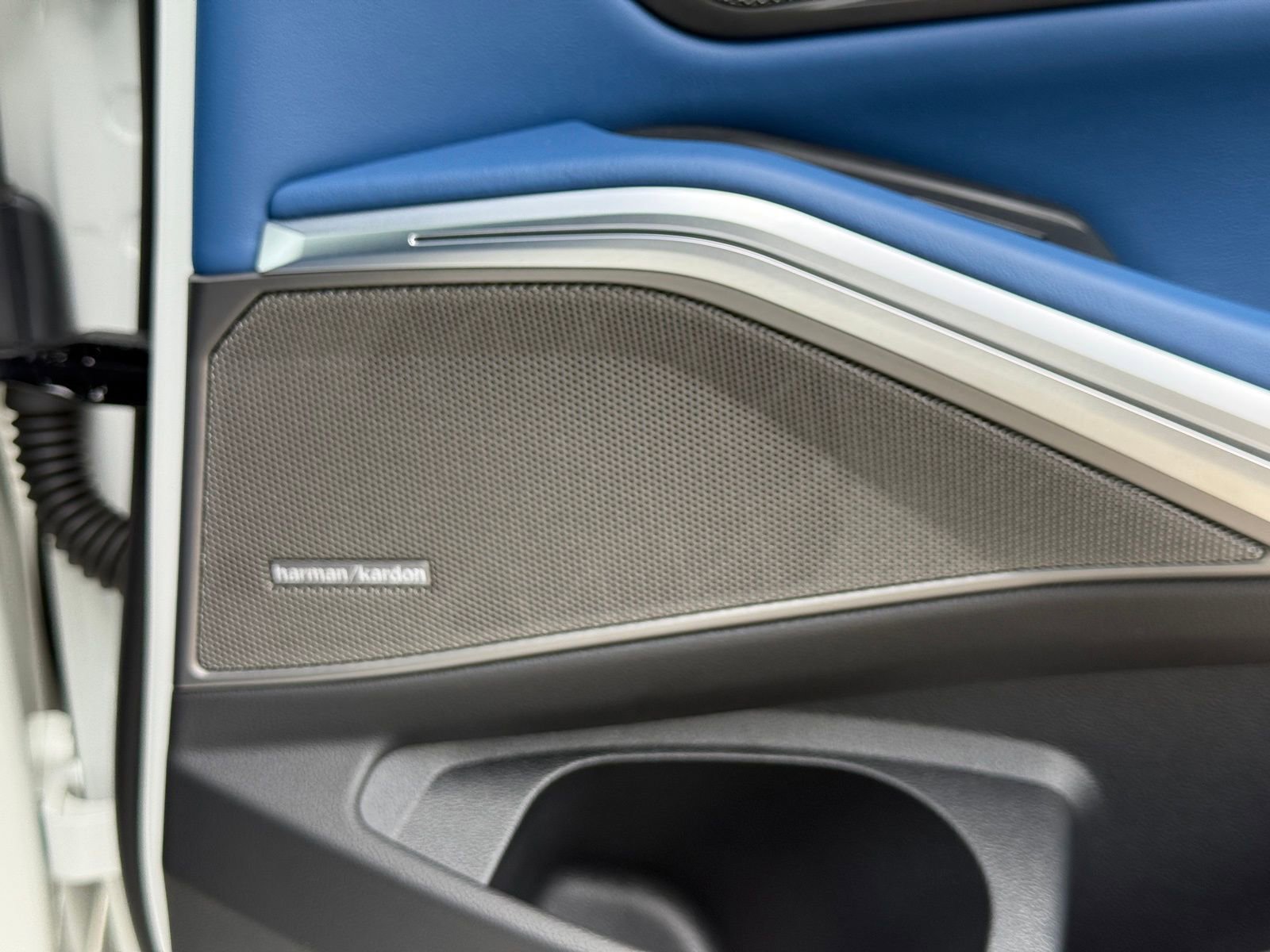 Used 2025 BMW M3 Competition w/ M Carbon Exterior Package AWD/4WD image 31