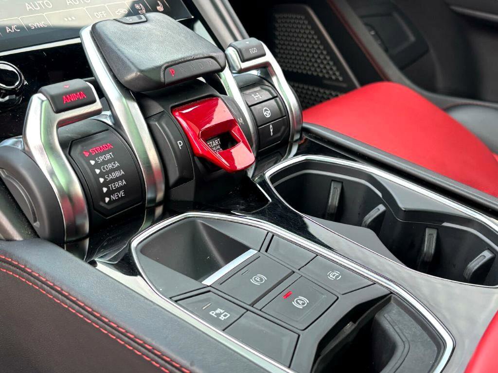 Used 2021 Lamborghini Urus image 29