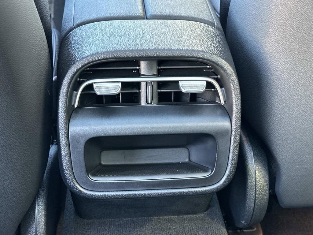 Used 2025 Mercedes-Benz E 350 4MATIC Sedan image 32