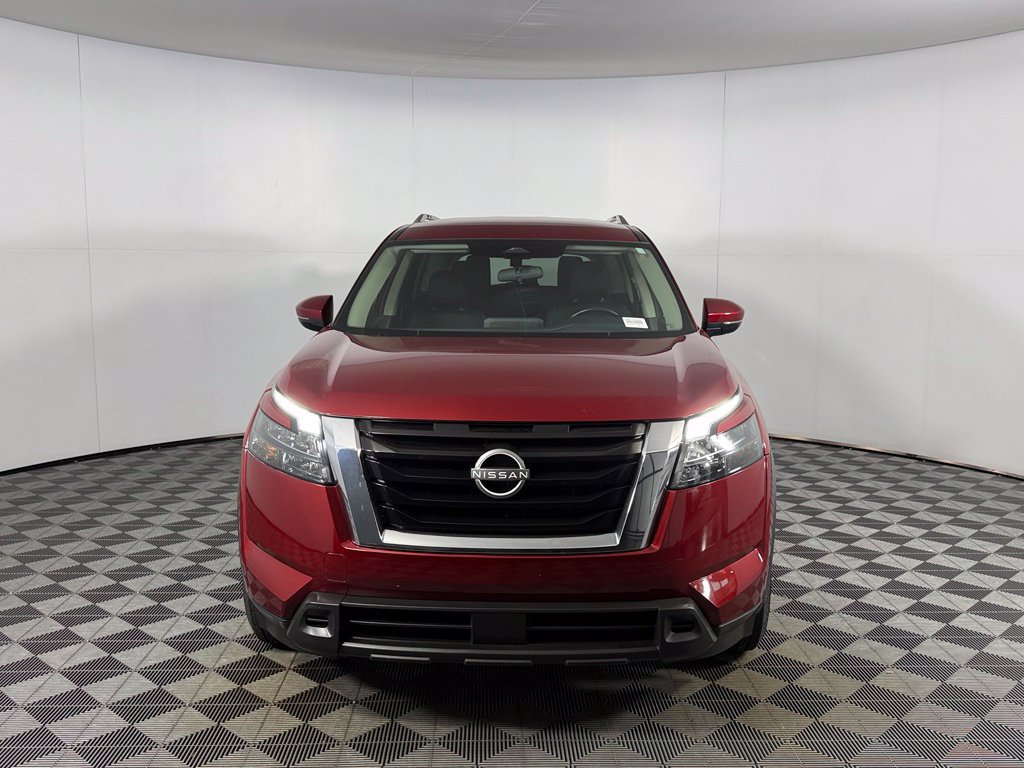 Used 2024 Nissan Pathfinder SV FWD image 3
