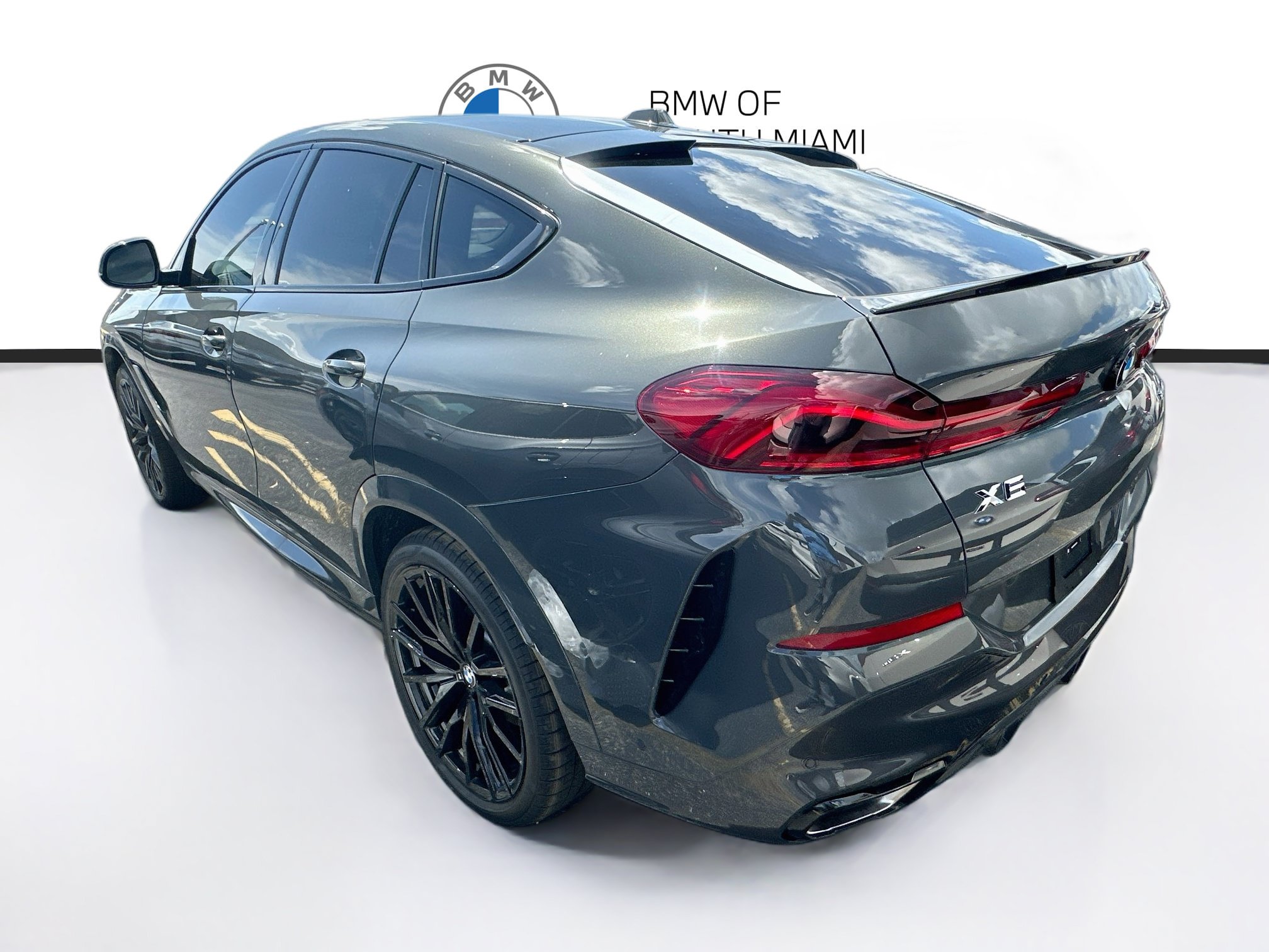 New 2027 BMW X6 xDrive40i w/ Executive Package AWD/4WD image 4