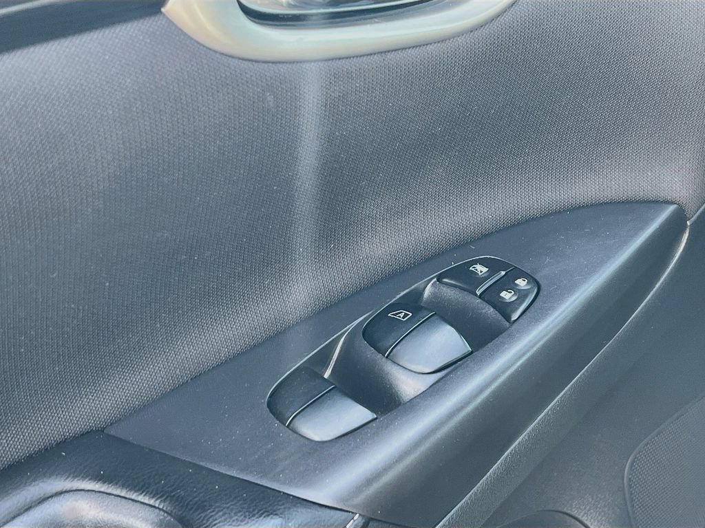 Used 2018 Nissan Sentra SV FWD image 17