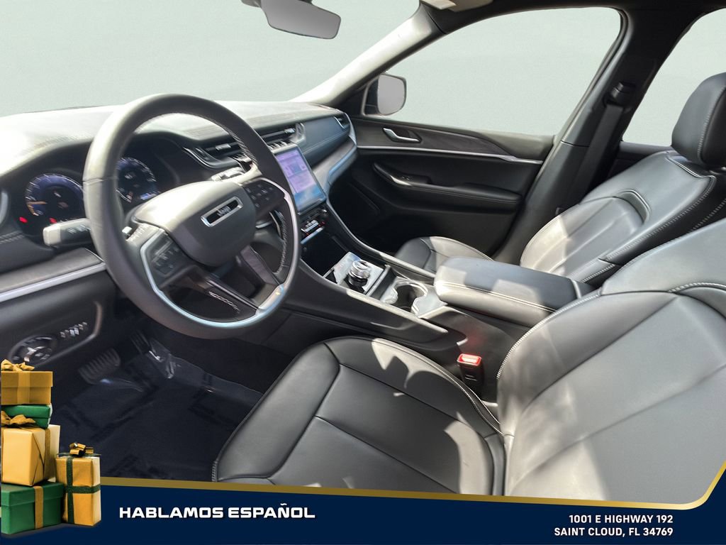 Used 2025 Jeep Grand Cherokee Limited image 15