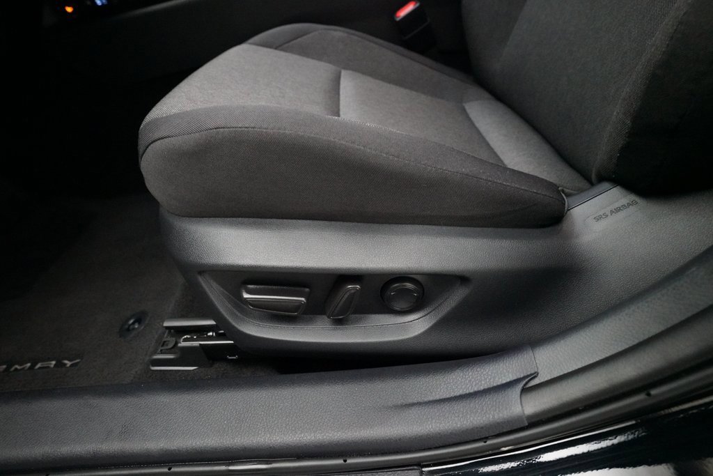 Used 2025 Toyota Camry LE image 28