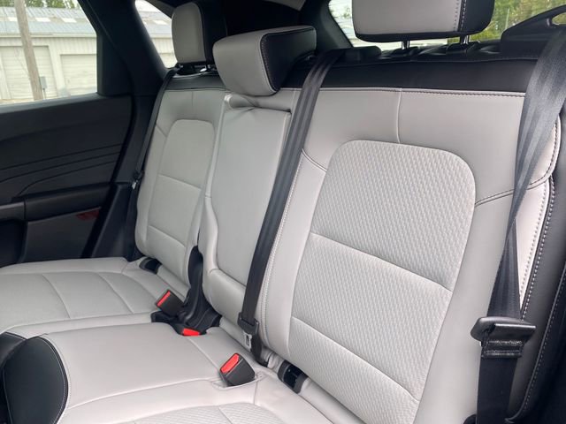 New 2025 Ford Escape SE image 17