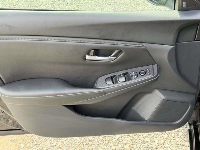 Used 2024 Nissan Sentra SV FWD image 17