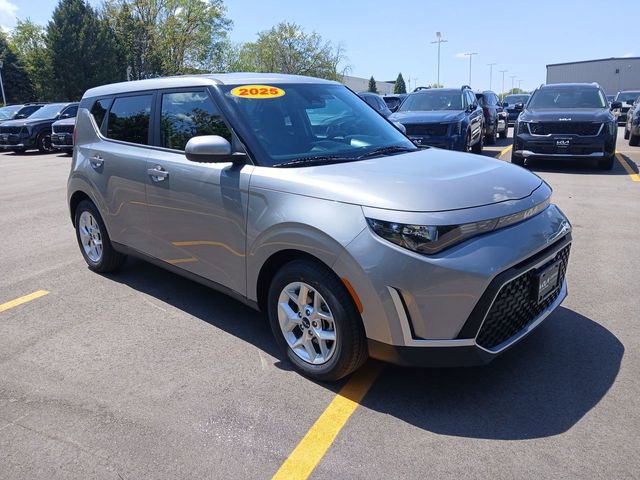 Certified 2025 Kia Soul LX w/ LX Technology Package FWD image 1