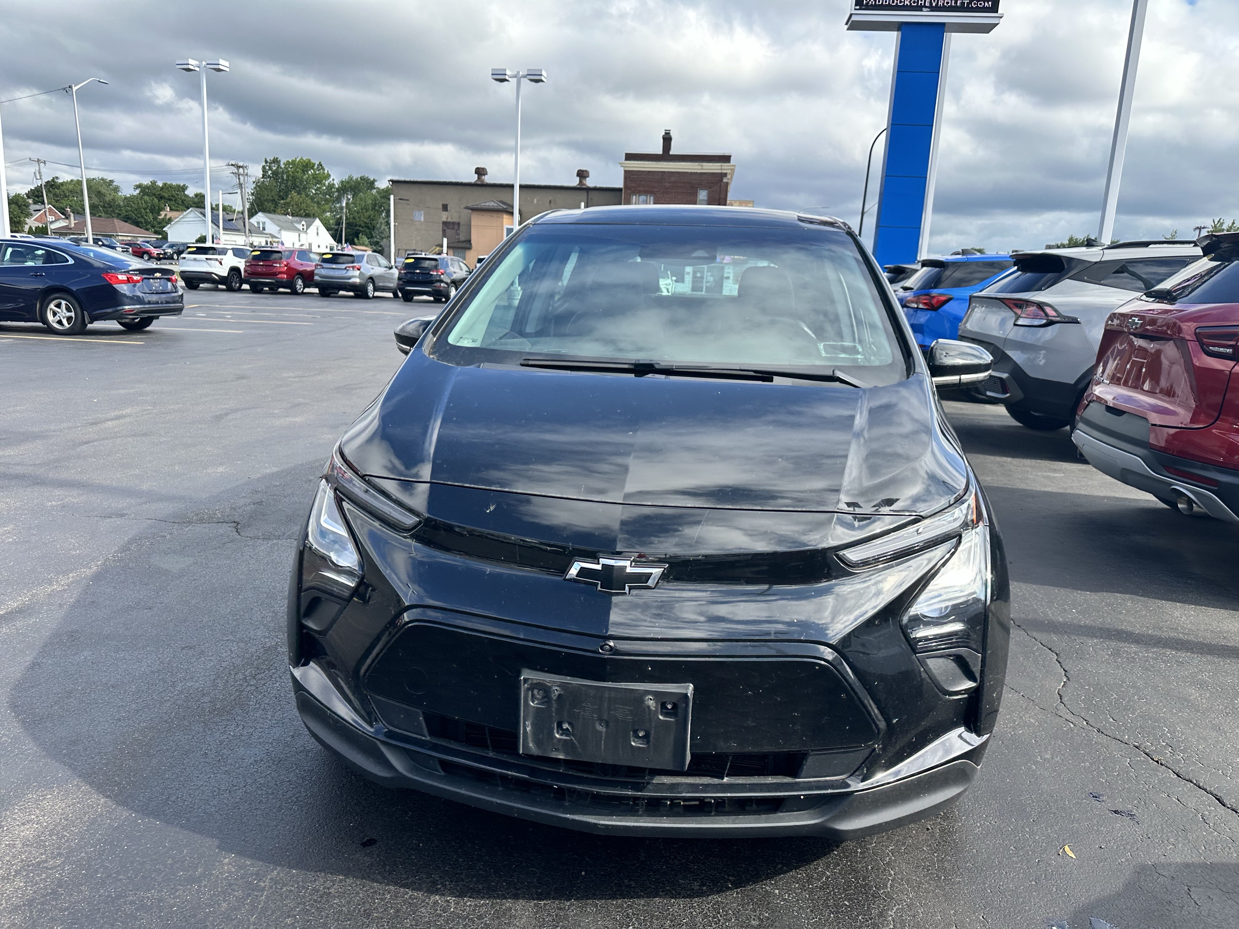 Used 2023 Chevrolet Bolt LT FWD image 2