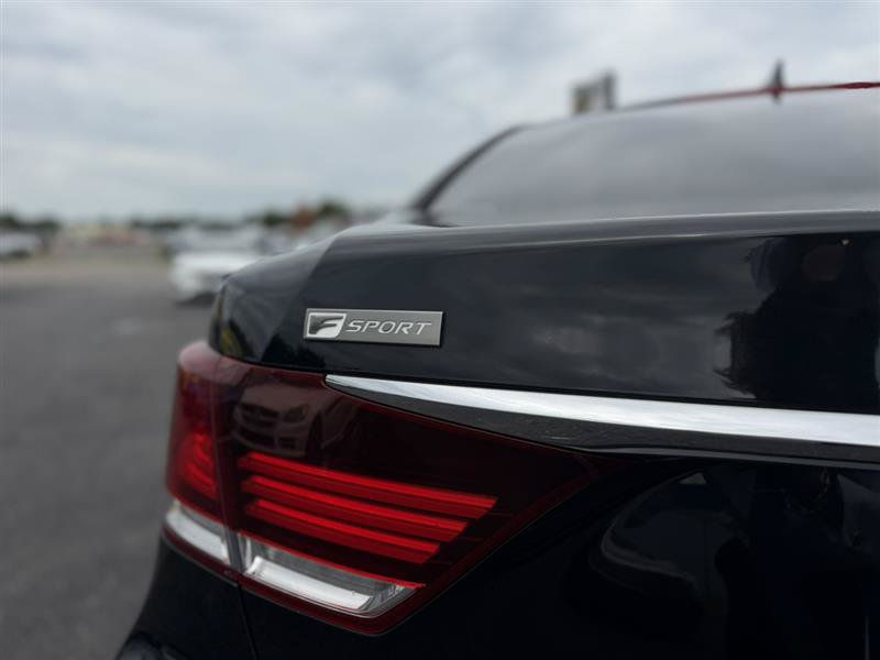 Used 2015 Lexus LS 460 w/ F Sport Package RWD image 5