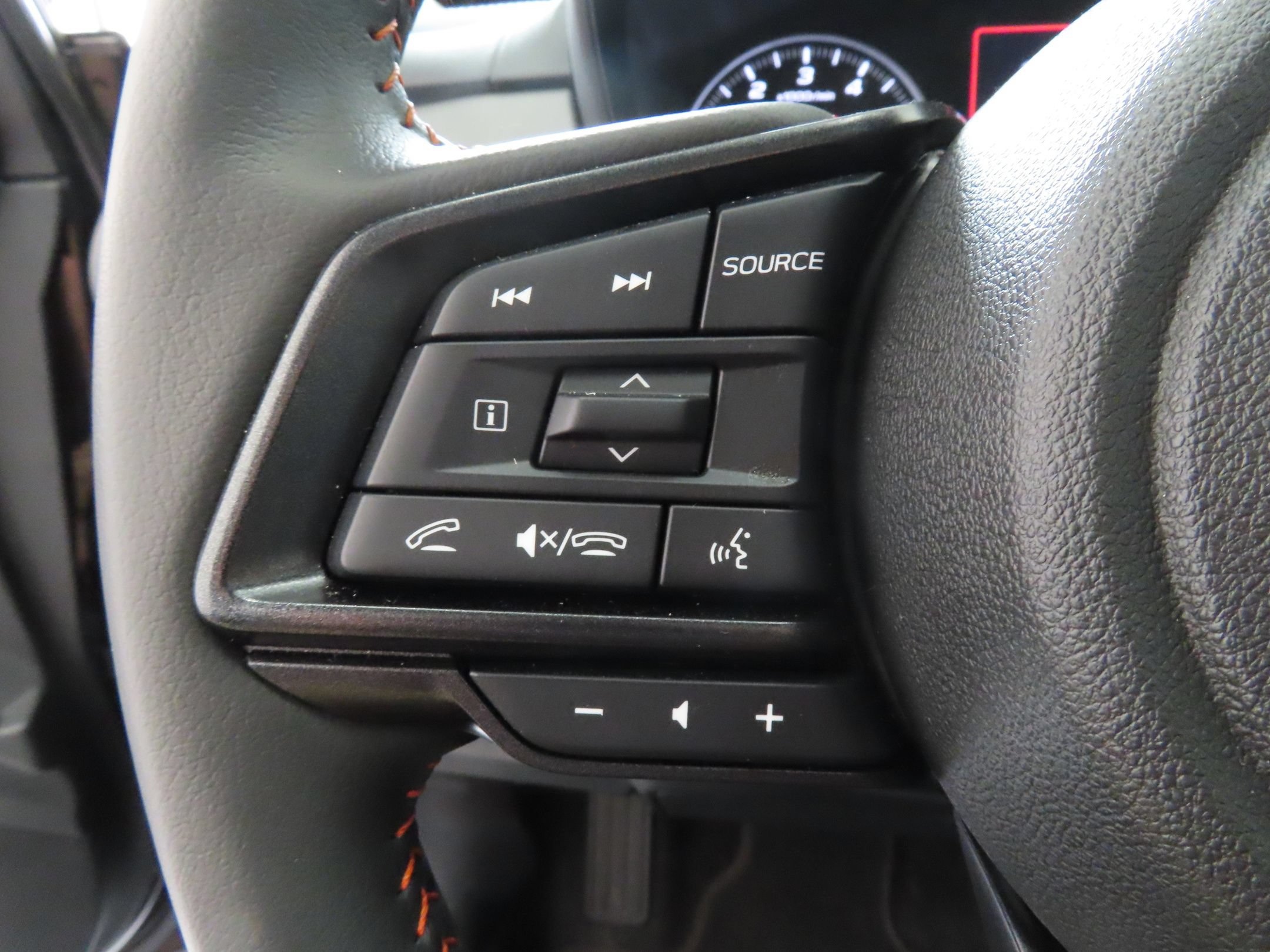 Used 2025 Subaru Crosstrek 2.5i Limited w/ Crosstrek Mirror Package AWD/4WD image 13