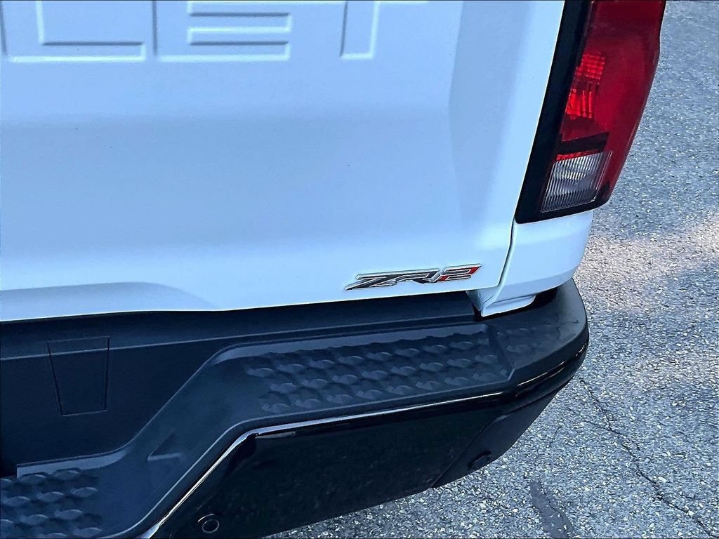 Used 2024 Chevrolet Colorado ZR2 w/ ZR2 Convenience Package III AWD/4WD image 29