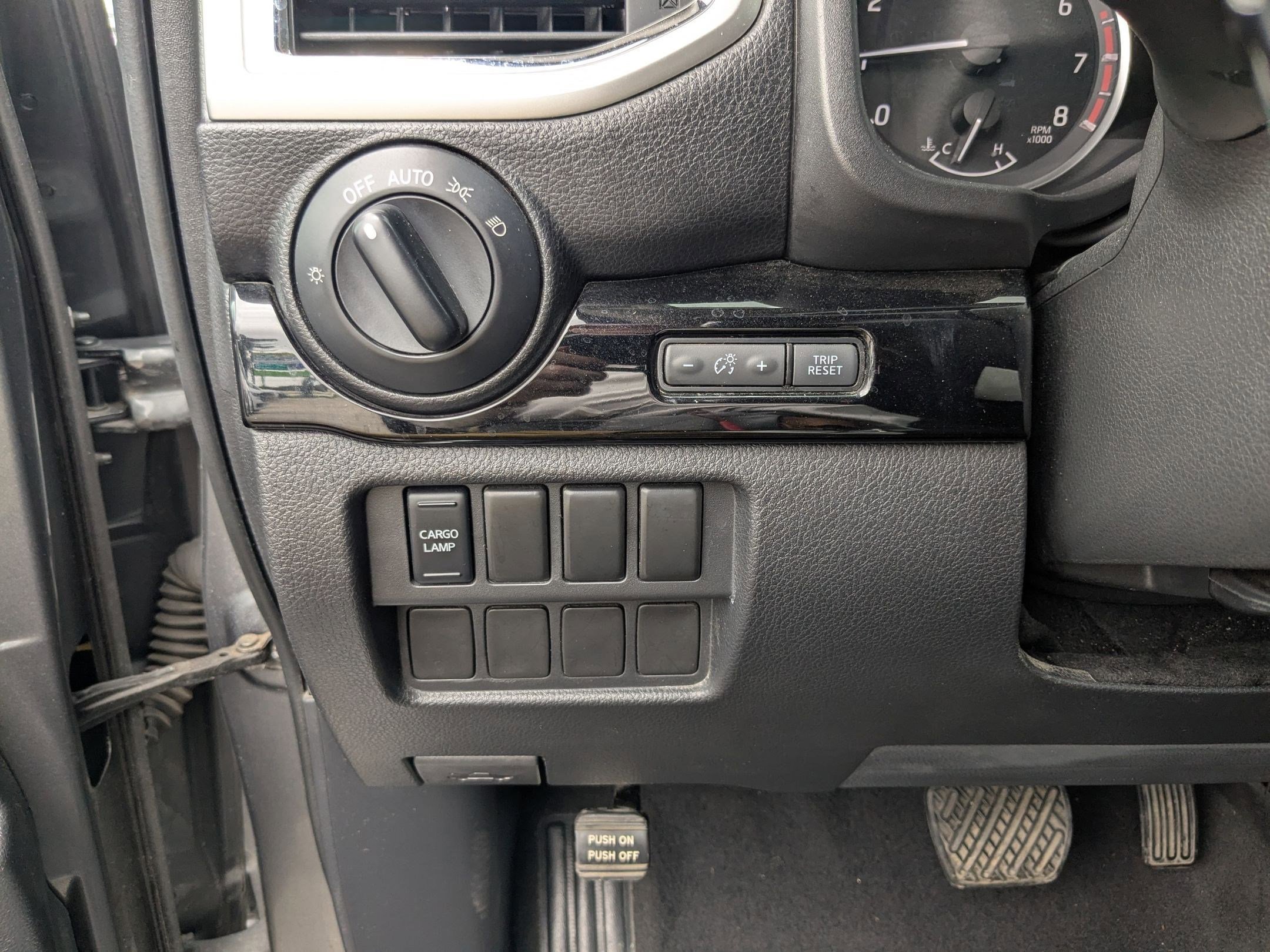 Used 2021 Nissan Titan SV w/ Accessory Utility Package RWD image 19