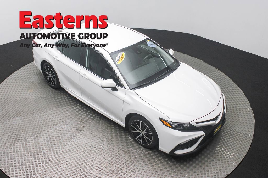 Used 2024 Toyota Camry SE FWD image 3