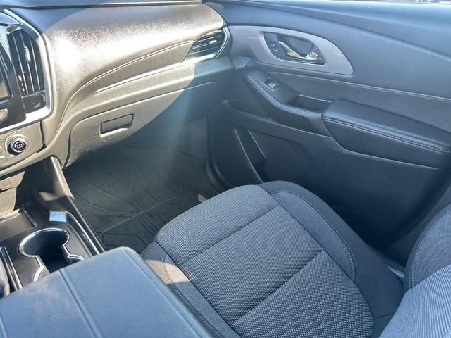 Used 2023 Chevrolet Traverse LT FWD image 16