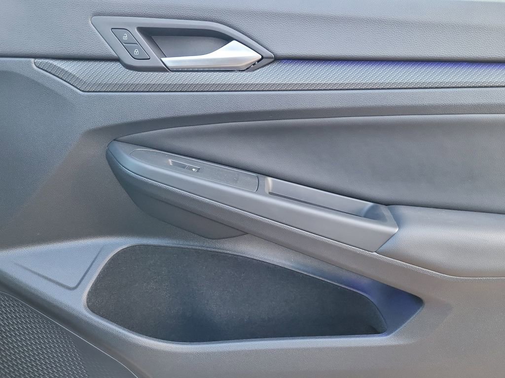 Used 2024 Volkswagen Golf R 2.0T image 17